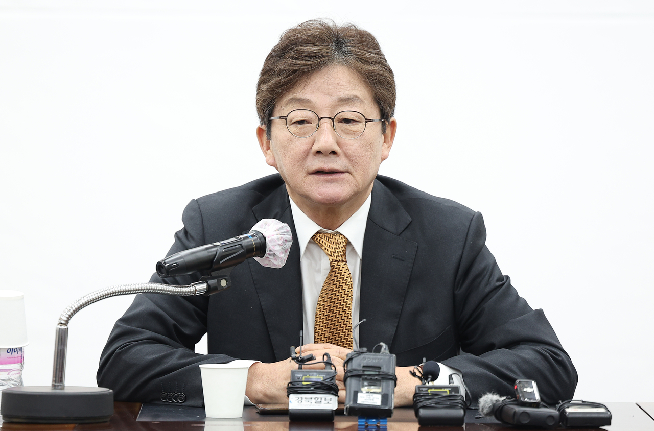 Former People Power Party lawmaker Yoo Seong-min speaks during a press conference held in Daegu, some 235 kilometers southeast of Seoul, on April 11, 2025. (Yonhap)
