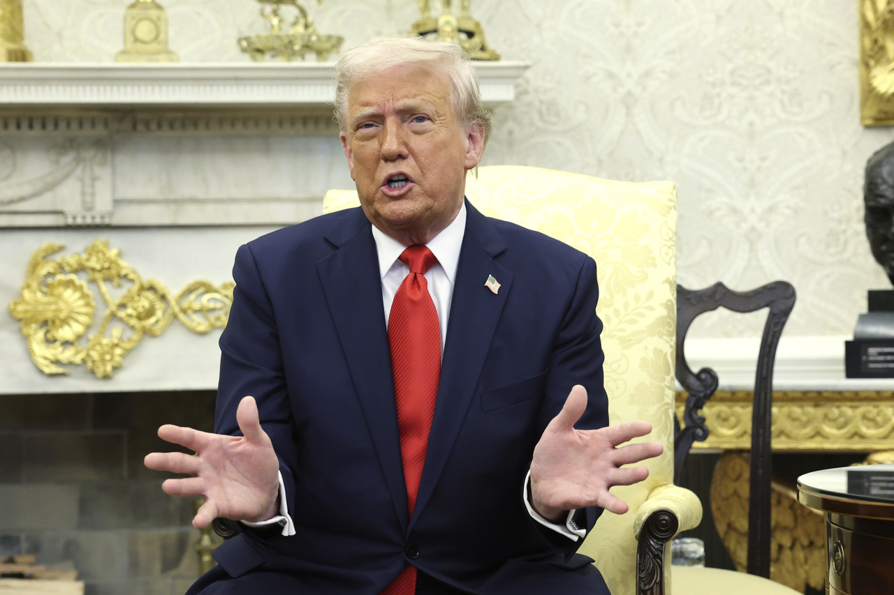 President Donald Trump speaks during a meeting with El Salvador's President Nayib Bukele in the Oval Office of the White House in Washington on Monday. (AP-Yonhap)