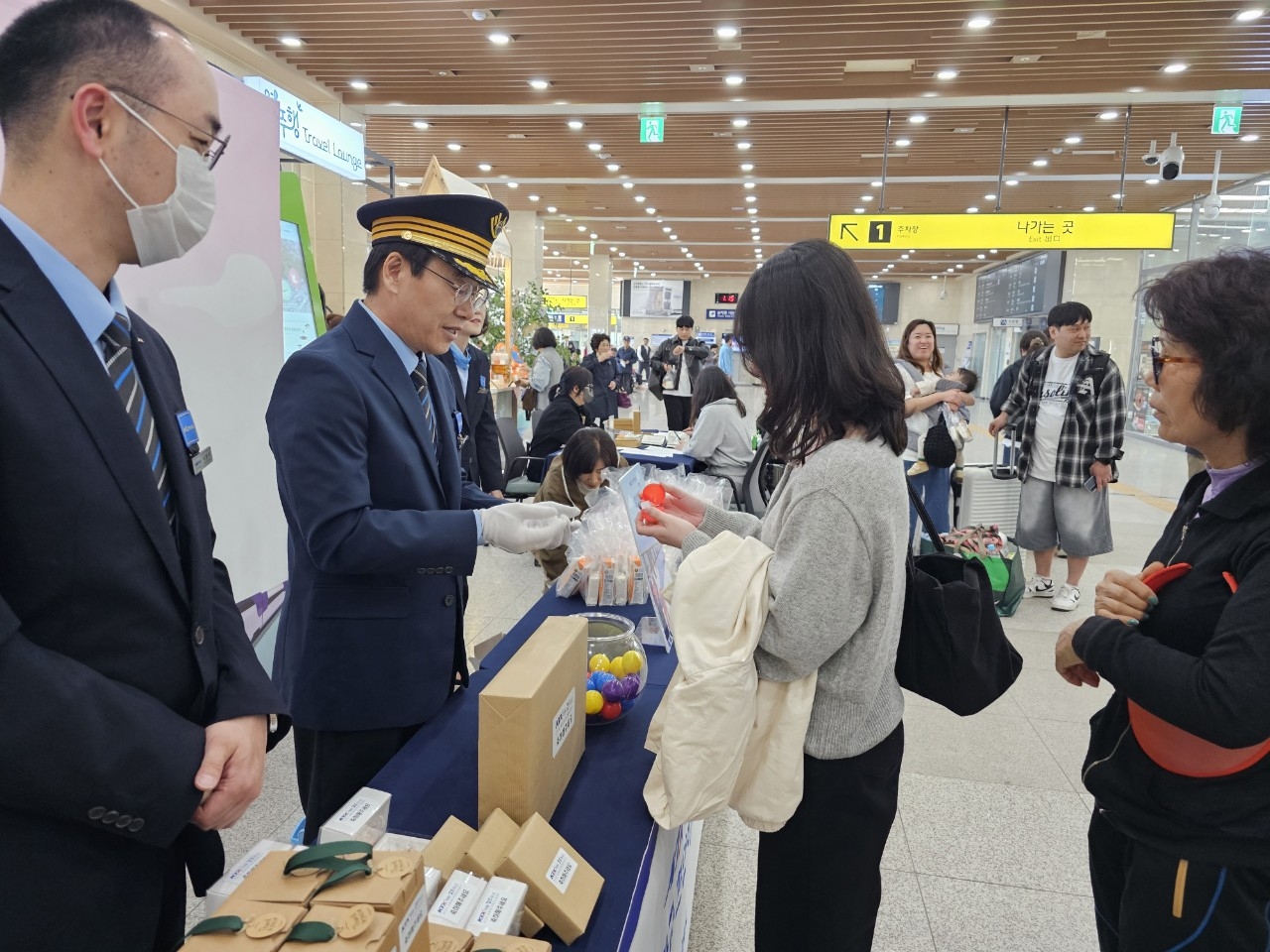 영주관리역은 지난11일 KTX 개통 21주년을 맞아 고객사은행사를 개최했다.