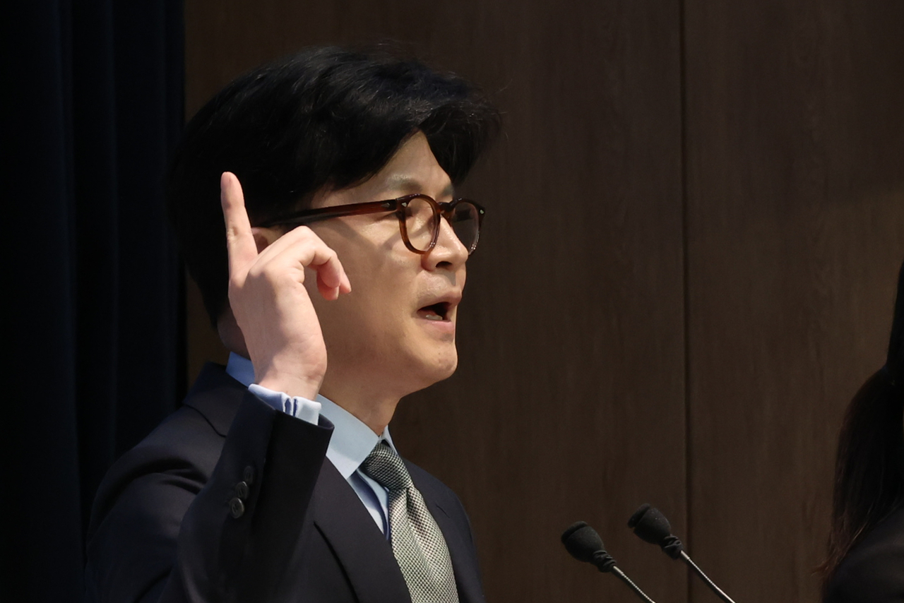 국민의힘 대선 경선 주자인 한동훈 전 대표가 15일 서울 여의도 국회 소통관에서 정책비전을 발표하고 있다. [연합]