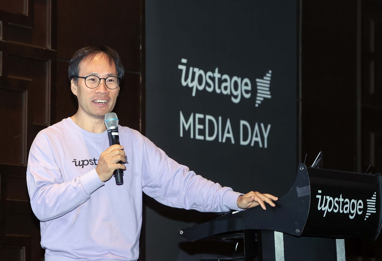 Upstage CEO Kim Sung-hoon speaks at a press briefing at a Seoul hotel on Wednesday. (Upstage)