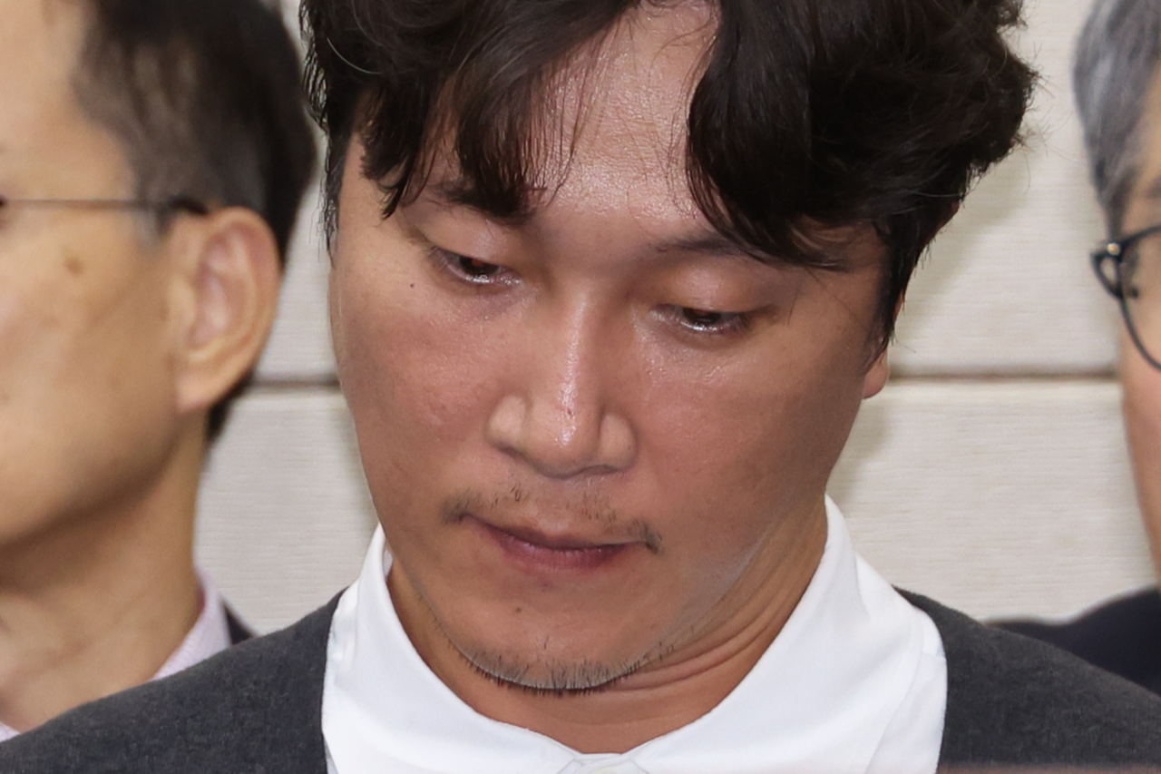 ‘정신건강의학과 전문의 겸 방송인 양재웅 씨가 23일 오후 서울 여의도 국회에서 열린 보건복지위원회의 복지부 등에 대한 종합 국정감사에 증인으로 출석해 증인석에 앉아 있다. 2024.10.23 [연합]