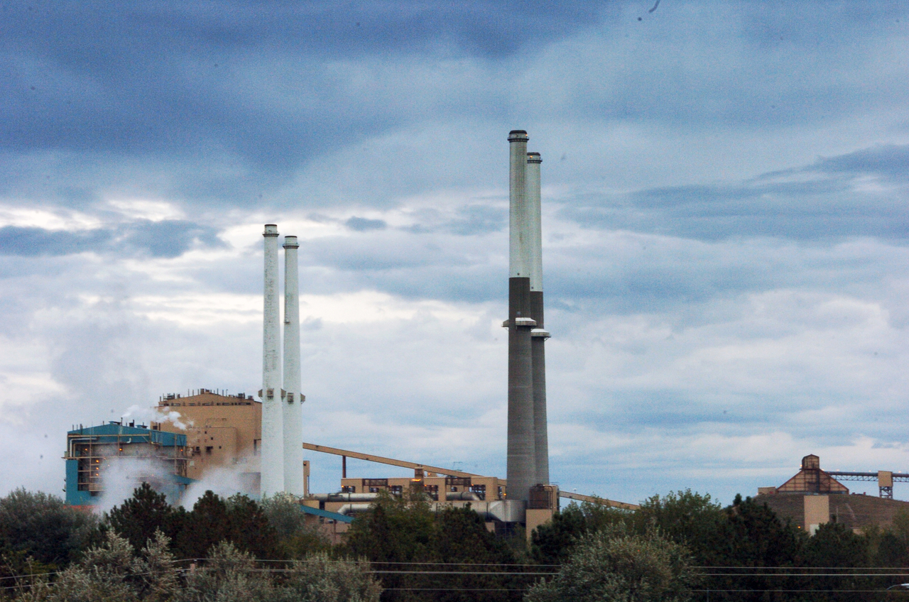 The Colstrip Steam Electric Station in Colstrip, Montana, in 2014 (AP-Yonhap)