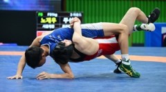전국 최강 가리는 레슬링 열전…샛별들 ‘주먹 불끈’