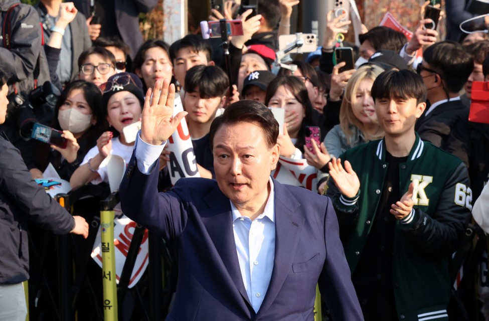 ‘윤석열 신당’ 반나절 만에 무산…“尹 ‘힘 합칠 때’라며 만류”