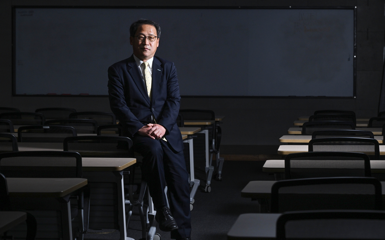 기획재정부에서 30년간 기업정책과 금융정책을 다룬 홍두선 KODATA 대표는 “중소기업의 성장 사다리를 설계하던 공직 경험이 현재 KODATA의 방향성에도 깊이 연결돼 있다”고 말했다. 임세준 기자