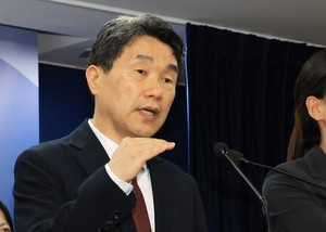 이주호 부총리, ‘의정 갈등’ 후 의대생과 첫 만남…“수업 복귀 독려”