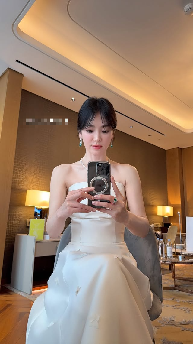 사진=송혜교 SNS