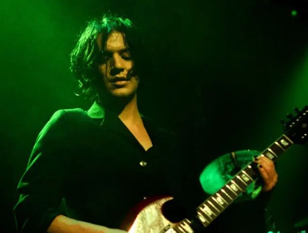 1994년 영국 런던에서 결성된 밴드 플라시보(Placebo)의 정체성은 단순한 듯 복잡하다. 여성성과 남성성이 공존하고, 냉소와 열정이 혼합돼있으며 우울과 희열이, 한계와 절제가 작위적인 듯 진실되게 존재한다. [게티이미지/Paul Bergen]