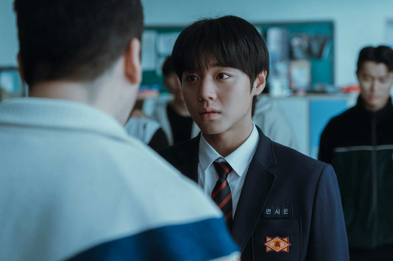 Park Ji-hoon as Si-eun in "Weak Hero Class 2" (Netflix)