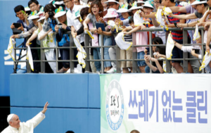 Pope Francis, remembered for consoling Sewol victims’ families, dies