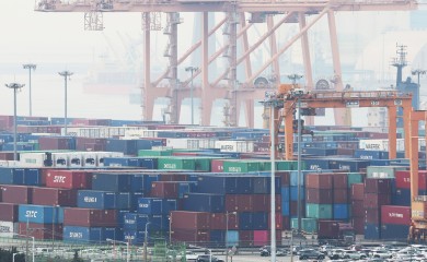 Exports down 5.2% in first 20 days of April; shipments to US plunge 14.3%