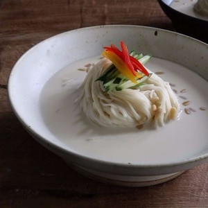 28. Kongguksu (cold soybean soup)