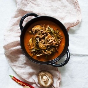 80. Maeuntang (spicy fish stew)