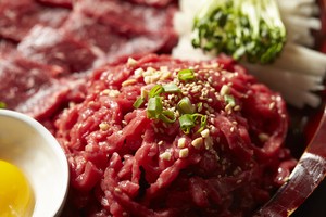 41. Yuksashimi (raw meat)