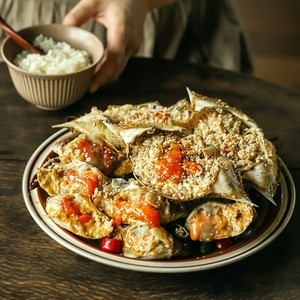 18. Ganjang gejang (soy marinated crab)
