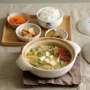 26. Doenjang jjigae (fermented soybean paste stew)