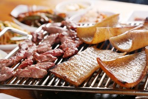 68. Kkeopdegi (Pork rind)