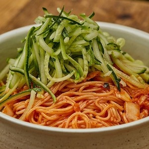11. Kimchi bibimguksu