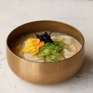 25. Tteokguk (rice cake soup)