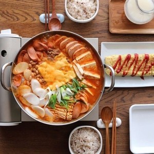17. Budae jjigae (army stew)