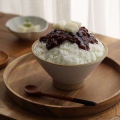 5. Patbingsu (shaved iced with red beans) 