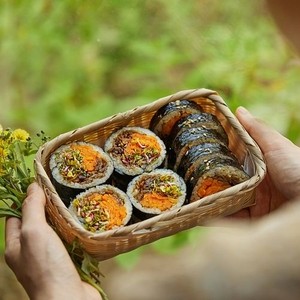 22. Gimbap (seaweed rice roll stuffed with vegetables and ham)