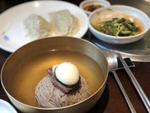 82. Pyongyang naengmyeon (Pyongyang-style cold noodles)