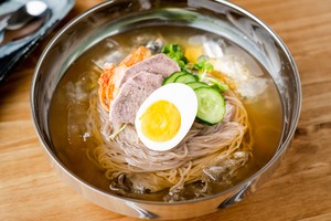 31. Naengmyeon (cold noodles)