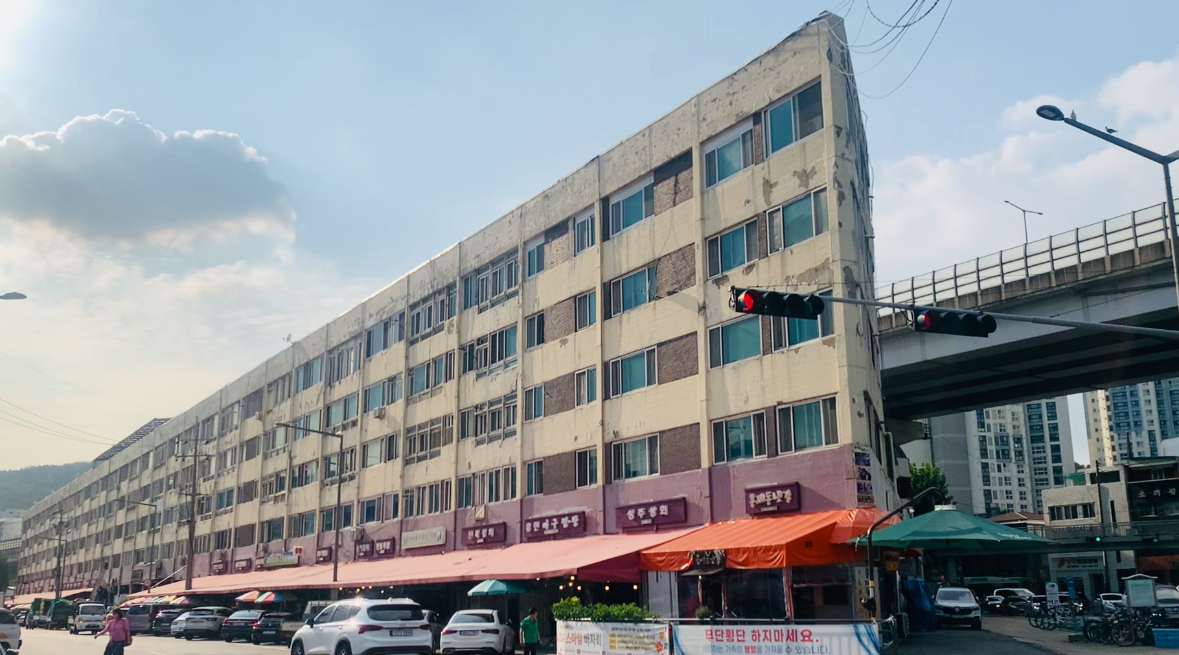 Yujin Mansion in Hongje-dong, Seodaemun-gu, Seoul (No Kyung-min/The Korea Herald)