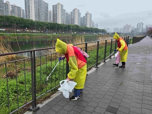 4.22 지구의날, 워커힐 중랑천 정화, 친환경 비누 기증 - 뉴스 썸네일 이미지
