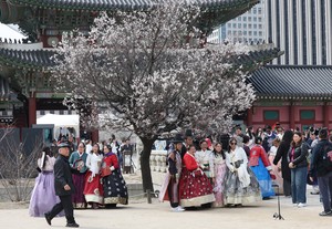 S. Korea to launch welcome week for foreign tourists during peak travel season