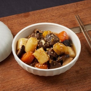 Braised beef shank with rice cakes