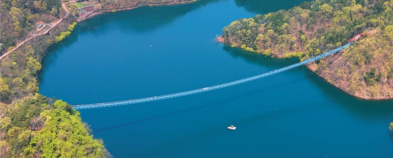 Meer 309 Suspension Bridge in Jincheon-gun, North Chungcheong Province (Jincheon-gun Office)
