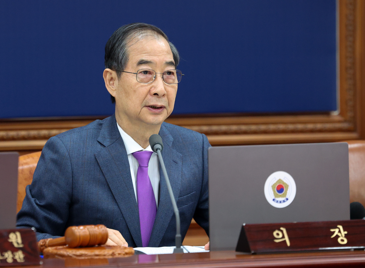 한덕수 대통령 권한대행 국무총리가 22일 정부서울청사에서 열린 국무회의에서 발언하고 있다. [연합]