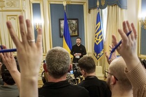 Zelenskyy pushes back on ceding Ukrainian land in potential peace deal ahead of London talks