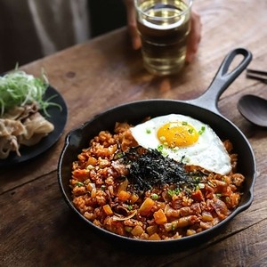 Stir-fried kimchi rice with pork belly