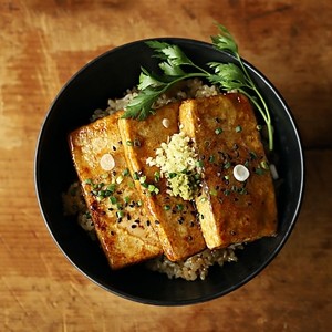 Braised tofu rice bowl