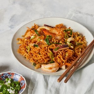 One-pan stir-fried jjamppong noodles