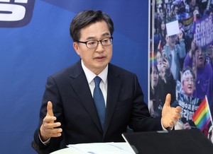 'Only I can handle Trump' ― Kim Dong-yeon blasts acting president over US tariff talks