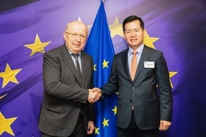 Arms agency chief meets senior EU, NATO officials to discuss defense cooperation