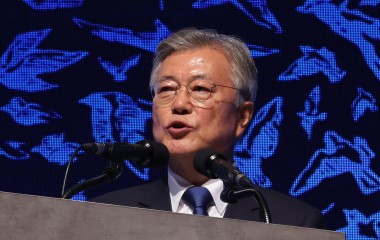 민주 대선 주자들 文 기소에 일제히 “정치검찰 시대 끝내야”
