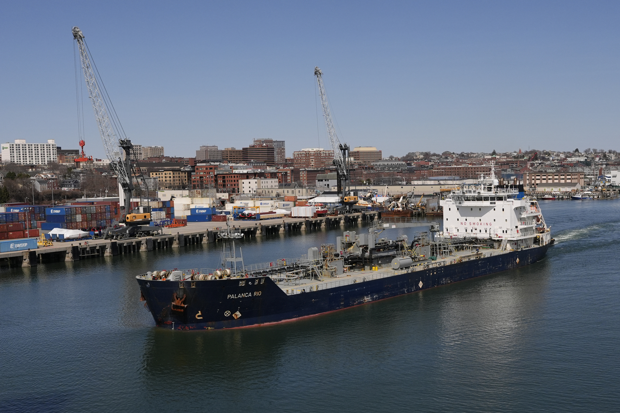 The oil tanker Palanca Rio arrives in Portland, Maine, April 2. (AP-Yonhap)