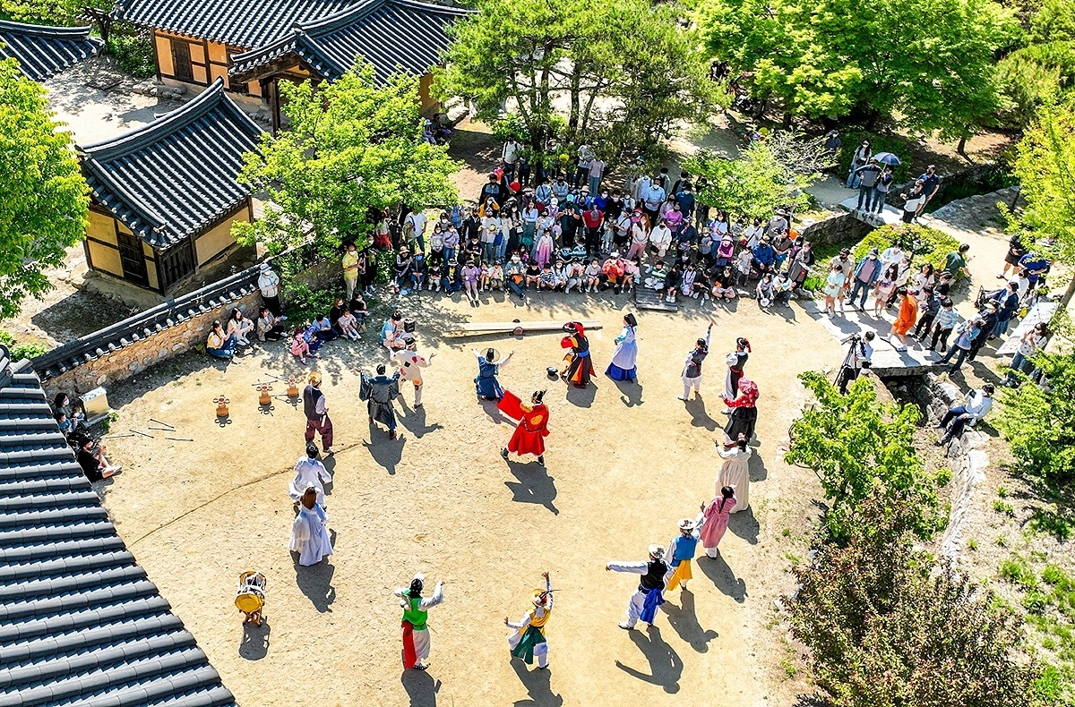 선비촌에서 열린 영주선비문화축제 공연 모습. (영주시 제공)