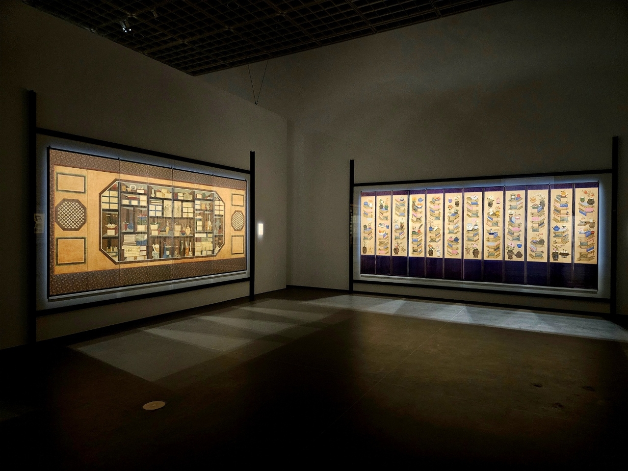 Installation view of "Beyond Joseon Minhwa" at APMA (Park Yuna/The Korea Herald)