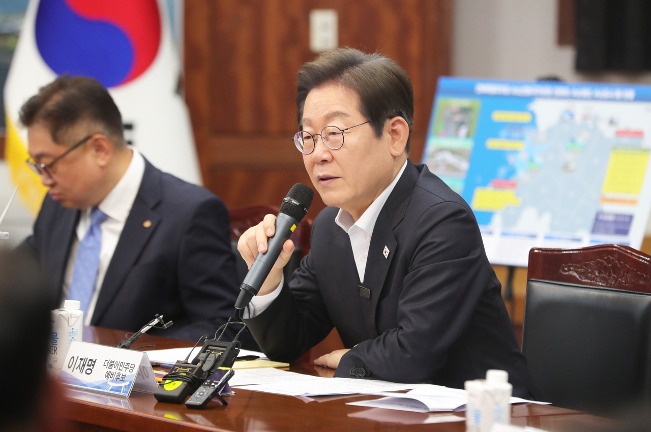 이재명 더불어민주당 대선 경선 후보가 24일 오전 전북 새만금33센터를 방문해 발언하고 있다. [연합]