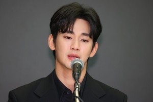 “김수현, 軍 시절 10대 김새론 아닌 다른 여배우와 3년 교제”