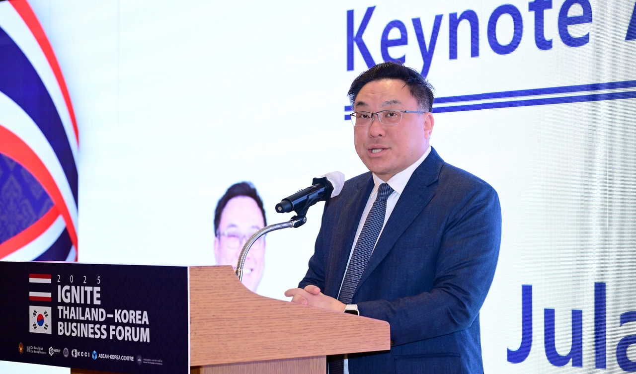Thailand’s Deputy Minister of Finance Julapun Amornvivat delivers a keynote address during the Ignite Thailand-Korea Business Forum held at Lotte Hotel Seoul on Wednesday. (Lee Sang-sub/The Korea Herald)