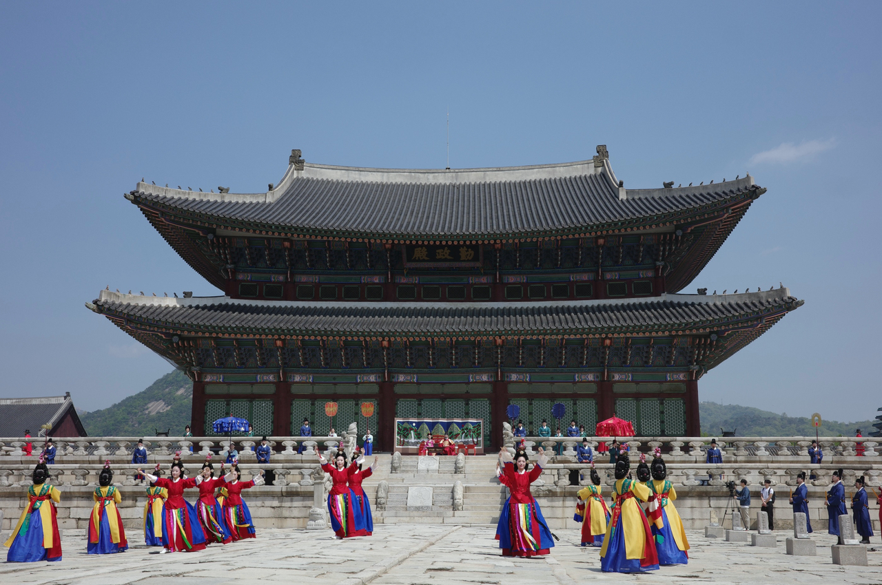 28일 오전 경복궁 근정전 권역에서 진행된 ‘시간여행, 세종’ 모습. 이정아 기자