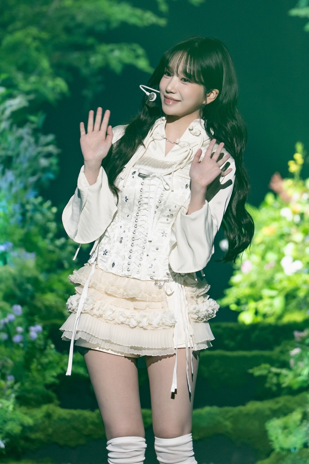 [사진 = 웨이크원 제공]